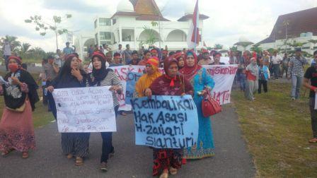 Tuntut Keadilan, Masyarakat Kepung PN Rohil