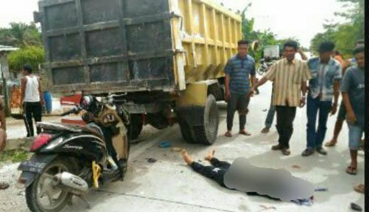 Tabrak Truk Berhenti Di Keritang Inhil, Satu Meninggal Dan Dua Luka Ringan