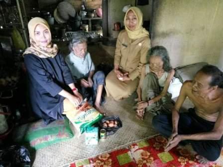 Miris, Kakak Adik Lanjut Usia Di Inhil Terlantar Dalam Gubuk