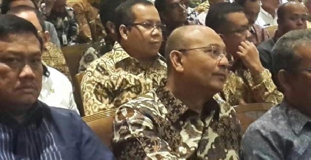 Bupati Meranti Serahkan Laporan Evaluasi AKIP