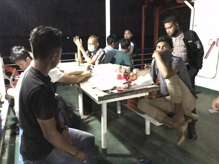 Pesta Tahun Baru di Atas Kapal, 8 Pria 7 Wanita Digerebek Polisi Meranti