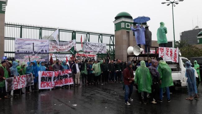 Meski Hujan, Massa 212 Jilid II Kepung Gedung Senayan