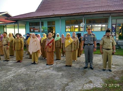 Satpol PP Sosialisasi Bahaya Ngelem Di Tembilahan Hulu