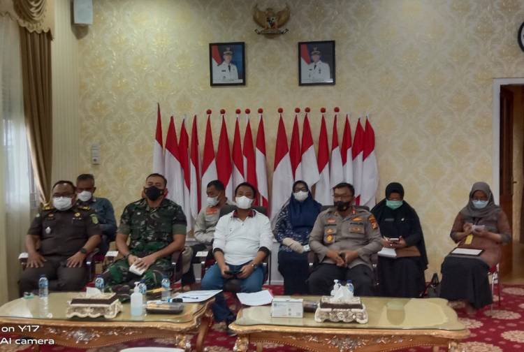 Wabup Rohil Ikuti Rakor Covid 19 Secara Virtual se Provinsi Riau