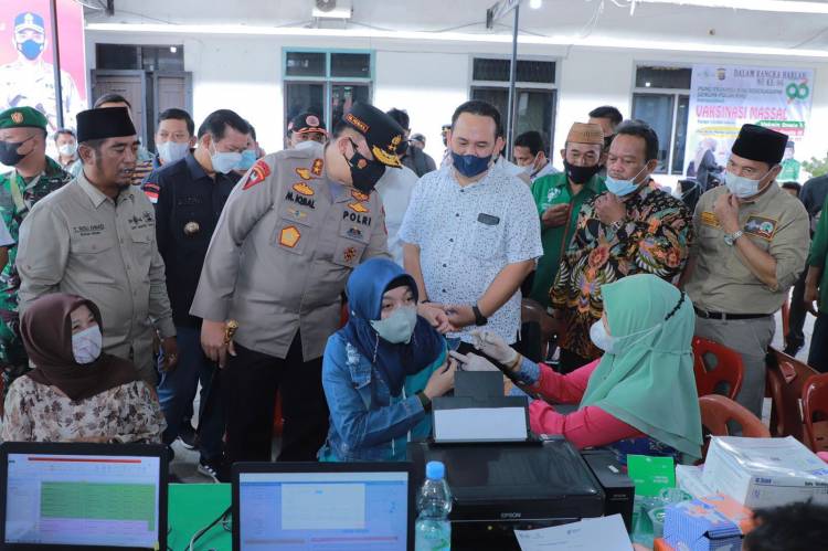 PWNU Gandeng Polda, Pemda dan Apkasindo Gelar Vaksinasi dan Bazzar Minyak Goreng