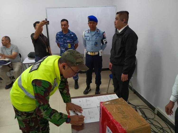Paket Makanan Ringan Berisi Ganja 1,3 Kg Digagalkan di Bandara SSK II Pekanbaru