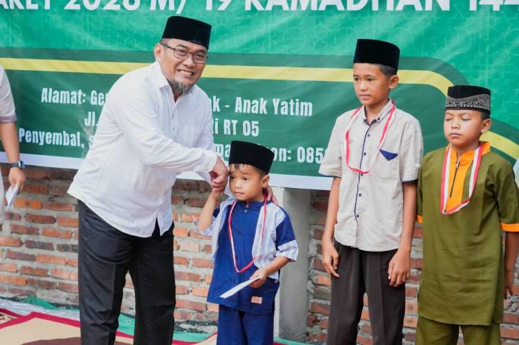 Wawako Dumai Santuni Ratusan Anak Yatim di Tanjung Penyembal