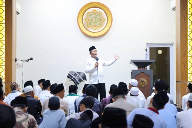 H Ansar Ahmad Puji Keramahan Jamaah Masjid Baitul Ummah Perumahan Oma Batam Center
