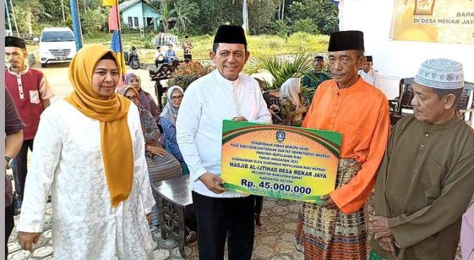 Safari Ramadhan Desa Mekar Jaya, Gubernur Kepri Akan Priotaskan Pembangunan Jalan