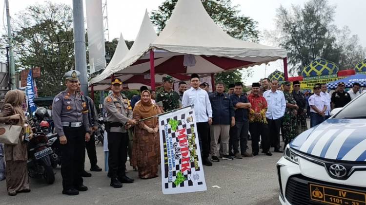 Disaksikan Bupati Bengkalis, Kapolres Lepas Mudik Asik Gratis