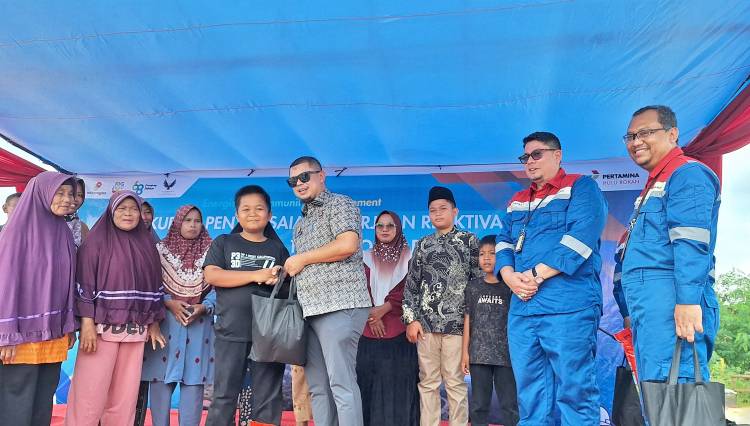 PHR Salurkan Santunan ke 50 Dhuafa di Bengkalis, Reaktivasi Kanal 1,3 Km Cegah Banjir