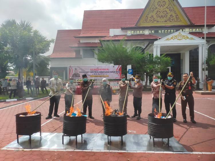 Kejari Bengkalis Musnahkan Barang Bukti 110 Perkara, Didominasi Kasus Narkotika