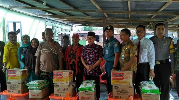 Korban Kebakaran Di Rumdis TNI AL Dumai Terima Bantuan Pemerintah 