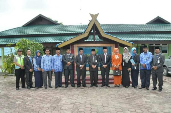 Sekda Dumai Tinjau Pelaksanaan UN Tingkat SMP
