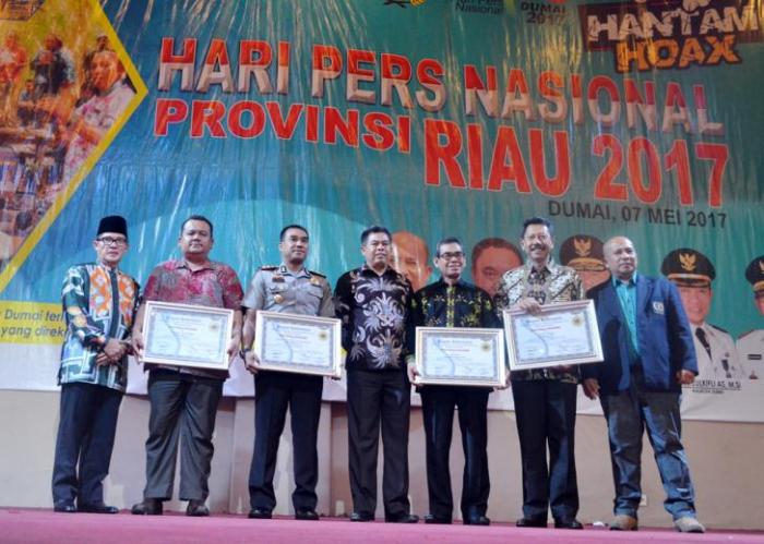 GM Wimar Dumai Tenang Sembiring Terima Award PWI 2017 Tokoh Perusahaan