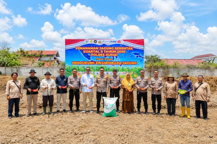 Polres Dumai Gelar Penanaman Jagung Serentak, Polsek KSKP Gandeng Petani dan PPL