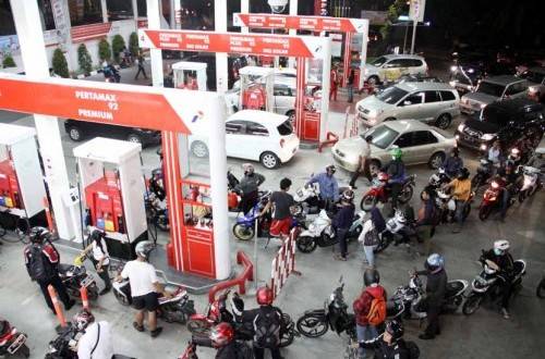 Antrean BBM Mengular di Riau, Pertamina Sumbagut Tegaskan Stok Tetap Aman