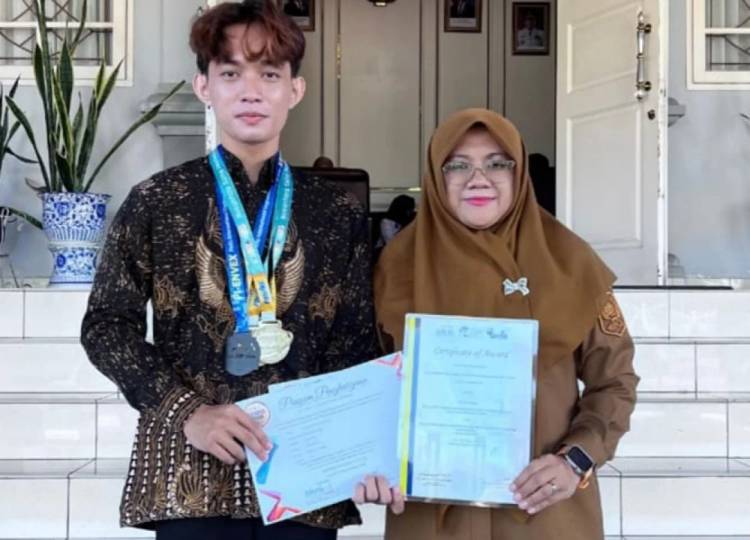 Mahasiswa Asal Siak Raih Prestasi Internasional, Ciptakan Energi Alternatif dari Air Gambut