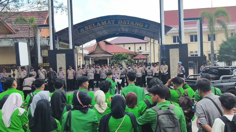 BEM Universitas Dumai Soroti Dugaan Kriminalisasi Notaris J dan Praktik Monopoli TKBM
