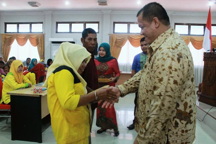 Bupati Inhu Rajut Silaturahmi dengan Petugas Kebersihan