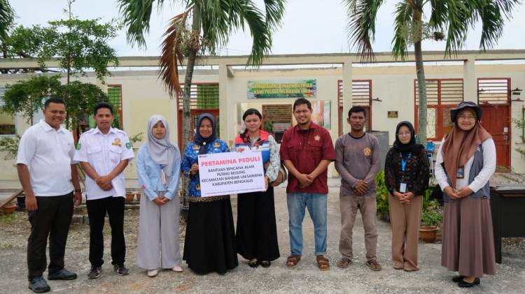 Pertamina Patra Niaga Bantu Sekolah dan Warga Korban Puting Beliung di Desa Api-Api