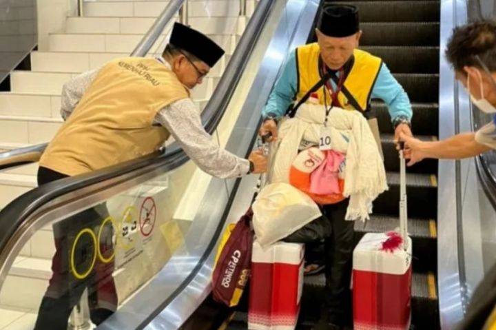 Jemaah Haji Riau Gelombang Pertama Tuntas Dipulangkan, Kloter BTH 18 Masih di Madinah