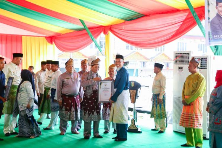 Di MTQ Riau, Wali Kota Dumai Terima Apresiasi Menteri Agama RI