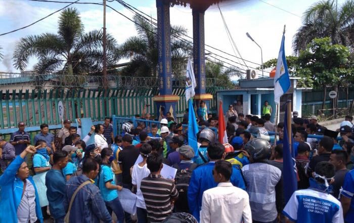 Pasca Tumpahan Minyak PT Nagamas, Puluhan Aksi Demo Sampaikan 3 Tuntutan