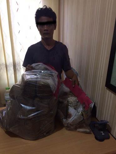 Buruh Bulog Nyambi Jual Sabu Dibekuk Polisi Pekanbaru 