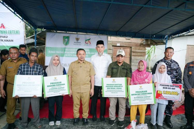 Gubernur Riau Letakkan Batu Pertama RTLH untuk Pelaku Perikanan di Dumai