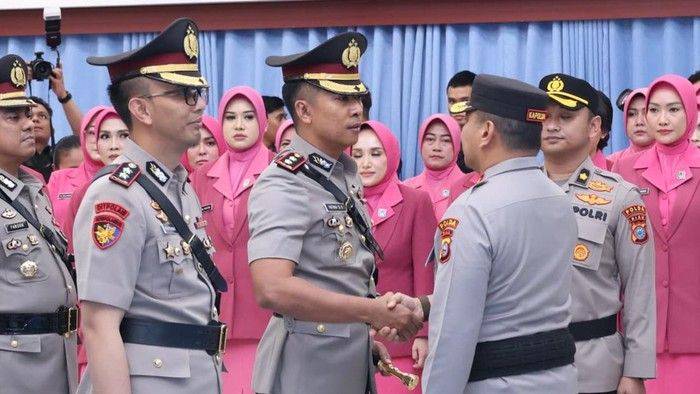 Daftar Lengkap Pejabat Baru Hasil Sertijab di Polda Riau