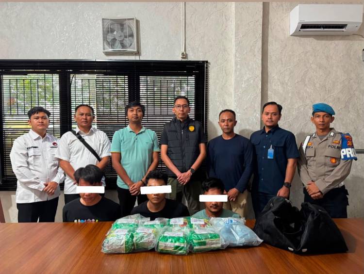 Tim Gabungan Polres Bengkalis-Bea Cukai Tangkap 3 Pengedar, Sita 8 Kg Sabu dan Ekstasi