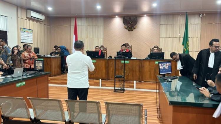 Majelis Hakim Tipikor Pekanbaru Vonis Abdul Wahid 2 Tahun Penjara