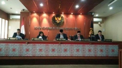 Ketua KPU Kuansing Diberhentikan