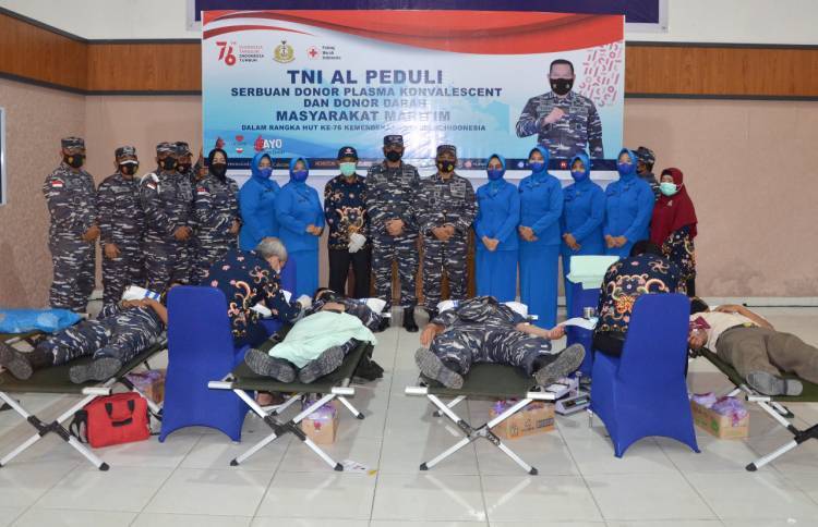 HUT Ke-76 RI, TNI AL di Dumai Sumbangkan 45 Kantong Darah