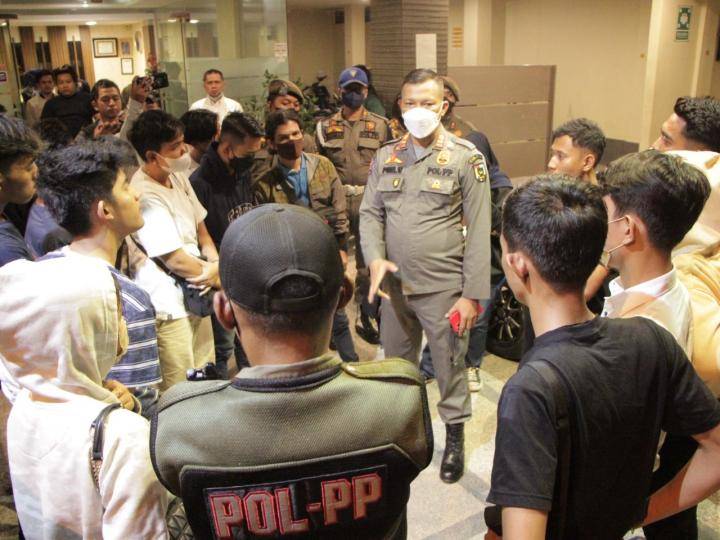 Ngamar di Hotel, Belasan Pasang di Amankan Satpol PP Pekanbaru
