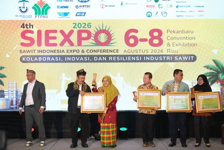 Bupati Siak Raih SIEXPO Award 2026, Dinilai Berpihak pada Petani Sawit