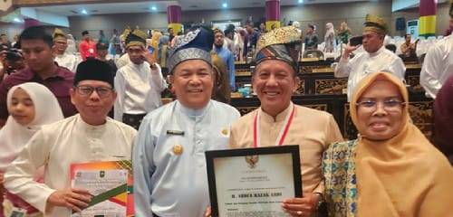 HUT Riau ke 69, Tokoh Pejuang Daerah Raih Penghargaan
