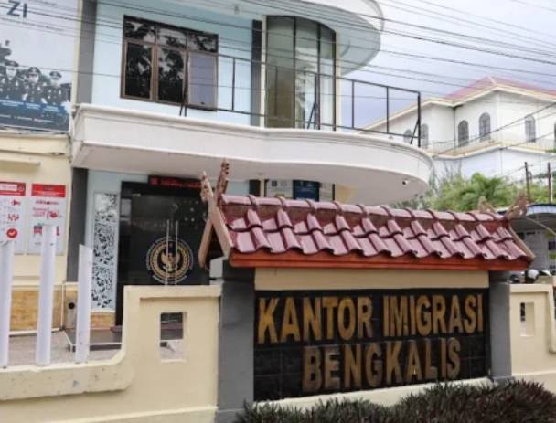 Paspor Dikuasai Tiga Hari, Dasar Pemeriksaan Dua WNA Malaysia Jadi Sorotan
