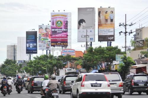 Pemko Pekanbaru Bentuk Tim Khusus Awasi Reklame Ilegal 