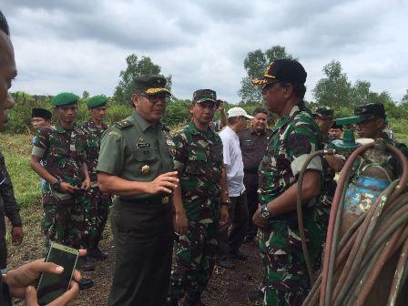 Tim Mabes TNI Tinjau Pembangkit Listrik Micro Hydro di Inhil