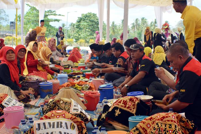 IKMR Dan IPMR Dumai Ikut Meriahkan Festival Budaya Pagaruyuang, Sumatera Barat 