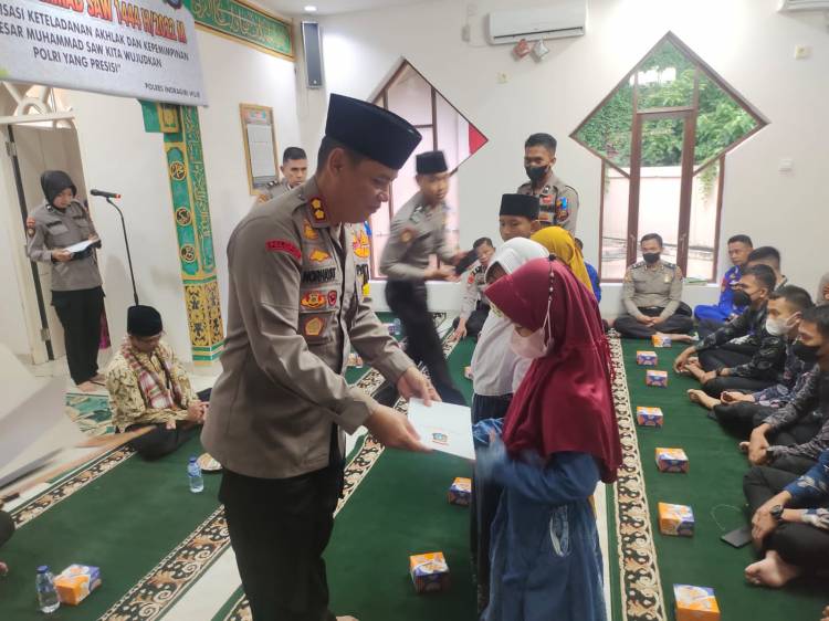 Peringati Maulid Nabi 1444 H, Polres Inhil Beri Santunan Anak Yatim