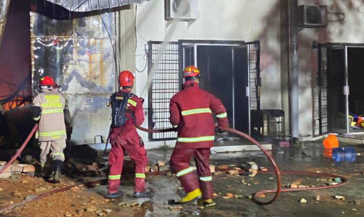 Kebakaran Pergudangan Avian Pekanbaru, Tujuh Gudang Terdampak