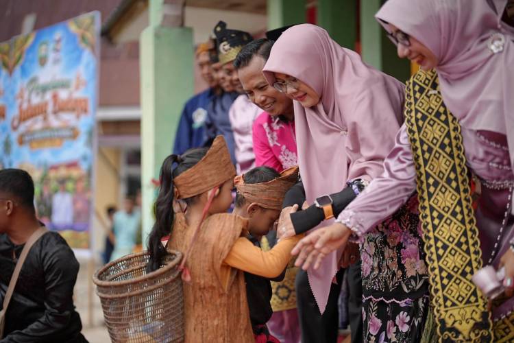 Bupati Afni: Beragam Budaya, Semua Menjadi Anak-anak Siak