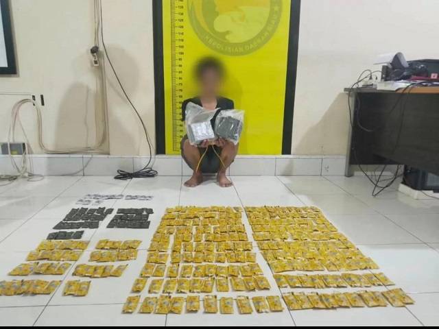 Polda Riau Sita 2,1 Kg Sabu dan 284 Catridge Etomidate di Pekanbaru