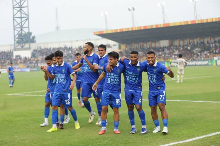 Comeback Gemilang! PSPS Hajar Persiku 4-1 dan Kokoh di Puncak.