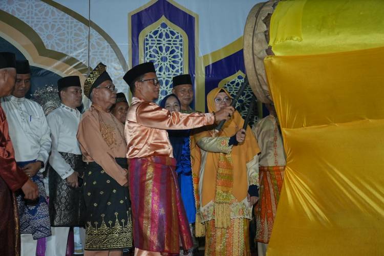 Buka MTQ Minas, Bupati Siak Tekankan Pembinaan Qori dan Qoriah