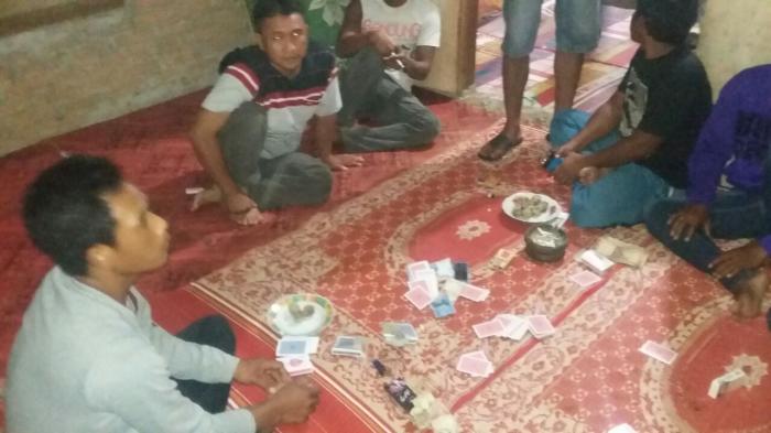 Polisi Pelalawan Amankan Empat Pelaku Judi Song 