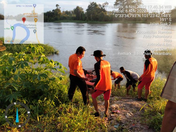 Bocah 11 Tahun Teggelam Terserat Arus Sungai Siak